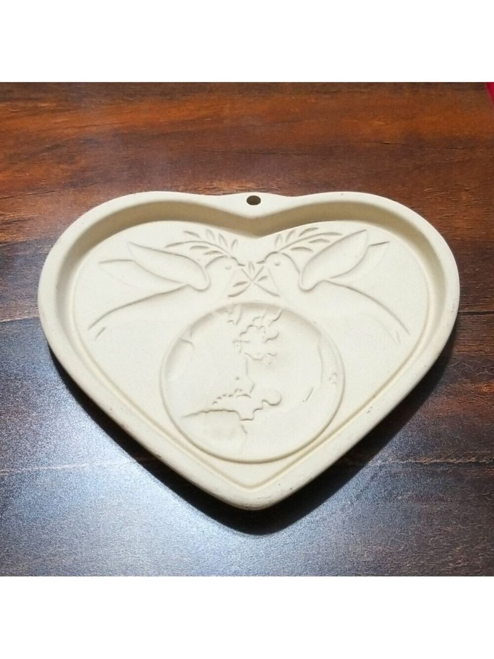 The pampered chef cookie mold 2002 ," peace on earth heart"